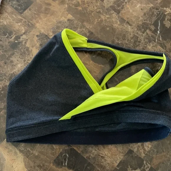 Lululemon Bra 🥰🥰 - Picture 3 of 3